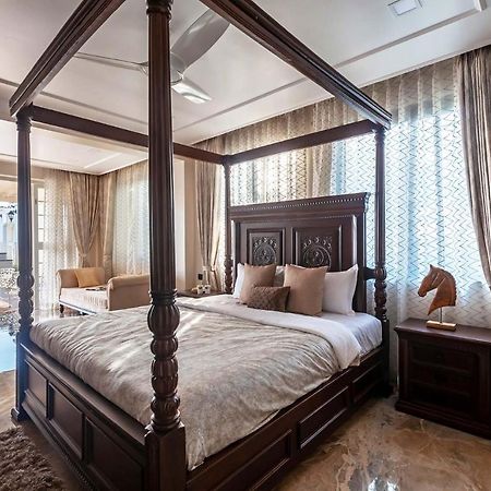 Stayvista'S Lake La Vie - Tranquil Lake-View Villa Amidst Farmland With Pool And Poolside Gazebo - Proximity To Sula Нашик Екстер'єр фото
