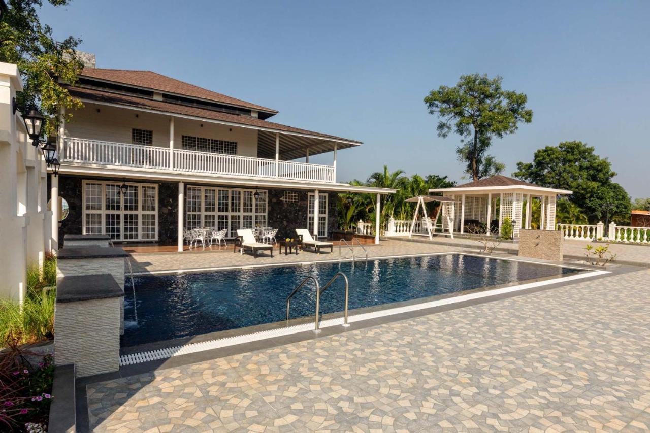 Stayvista'S Lake La Vie - Tranquil Lake-View Villa Amidst Farmland With Pool And Poolside Gazebo - Proximity To Sula Нашик Екстер'єр фото